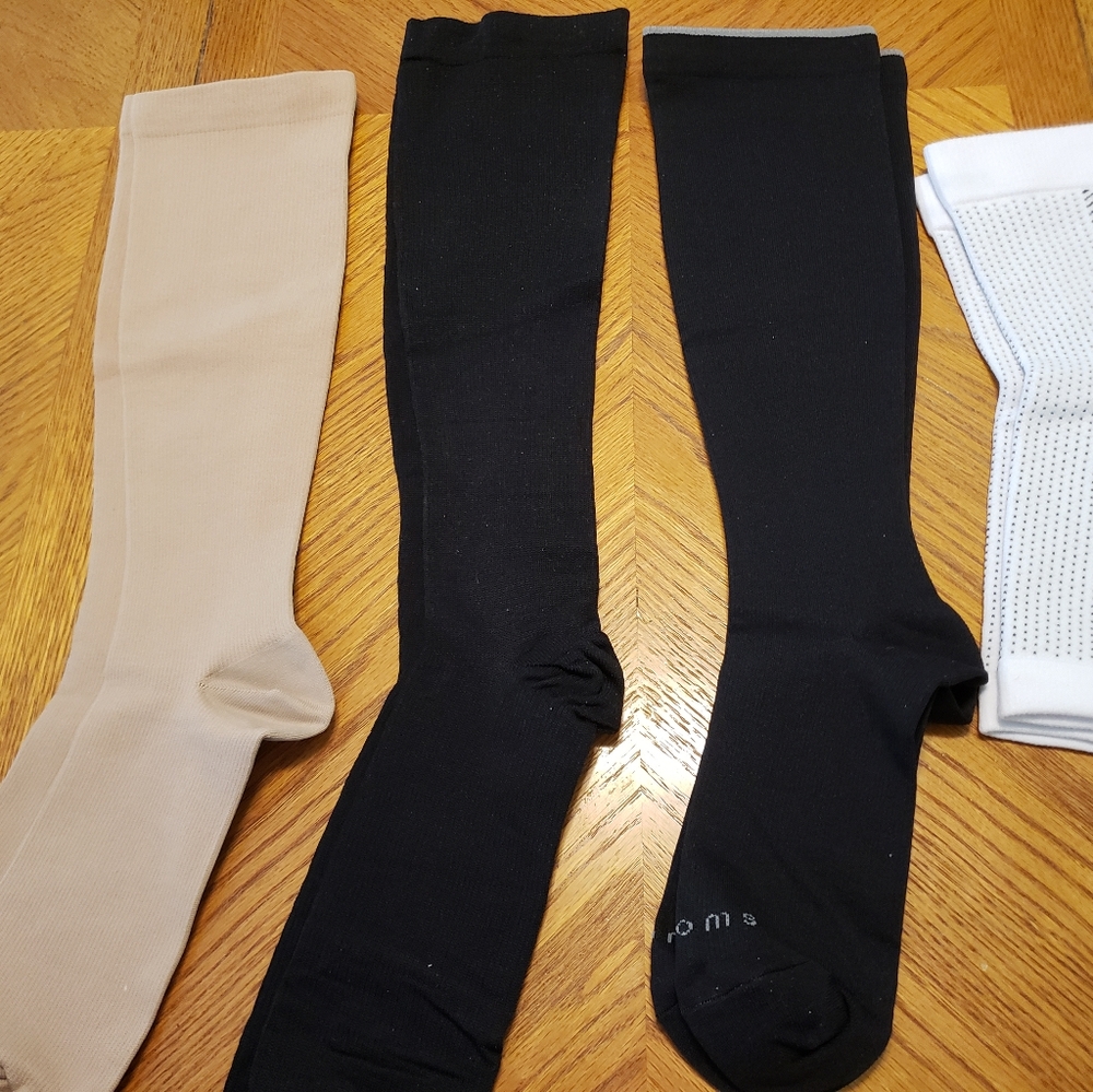 Four Pair Compression Socks New In Package, Size Large